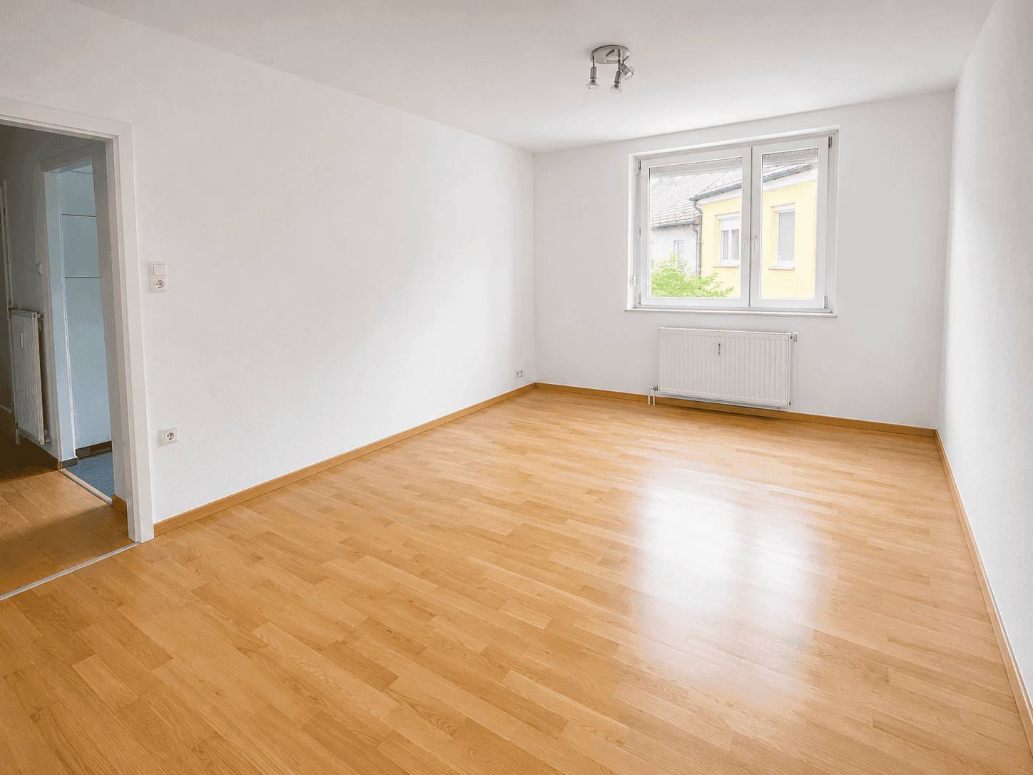 Helle 2-Zimmer-Wohnung im Zentrum - S-Bahn in wenigen Gehminuten - Ansicht 2