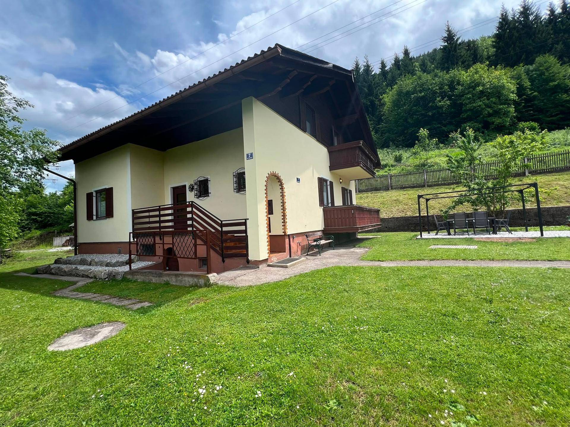 Modernisiertes Einfamilienhaus mit Pool in einzigartiger Naturlage - Ansicht 2
