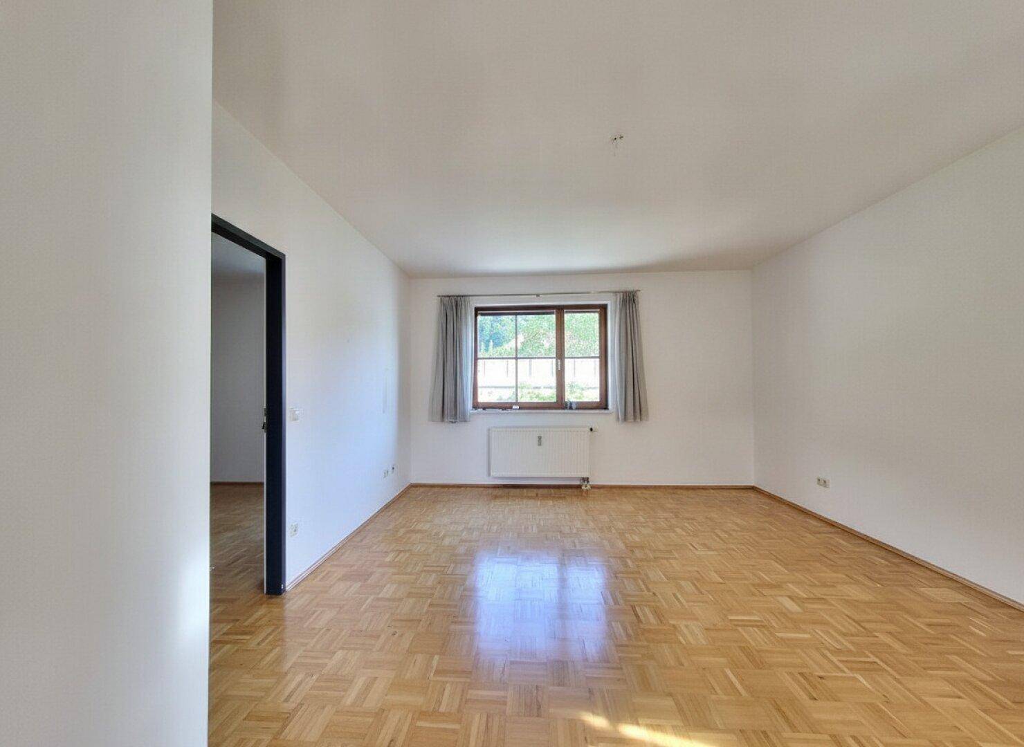 Traumhafte Balkonwohnung am Fuße des Schlossberges – Provisionsfrei! - Ansicht 2
