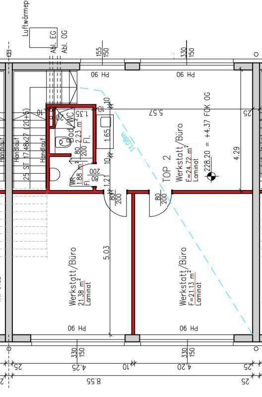 Dieser Grundriss zeigt ein Obergeschoss mit mehreren Werkstatt-/Büroräumen und einem WC.