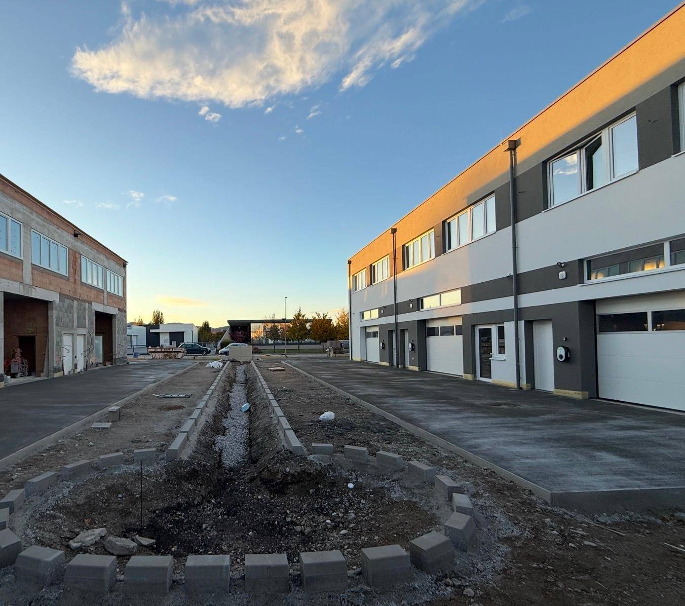 Modernes Neubau Gewerbeobjekt mit Büro- und Lagerflächen in Baden - Erstbezug - Ansicht 4