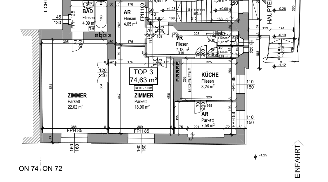 Detaillierter Grundriss mit Raumaufteilung, Flächenangaben und verschiedenen Zimmern.