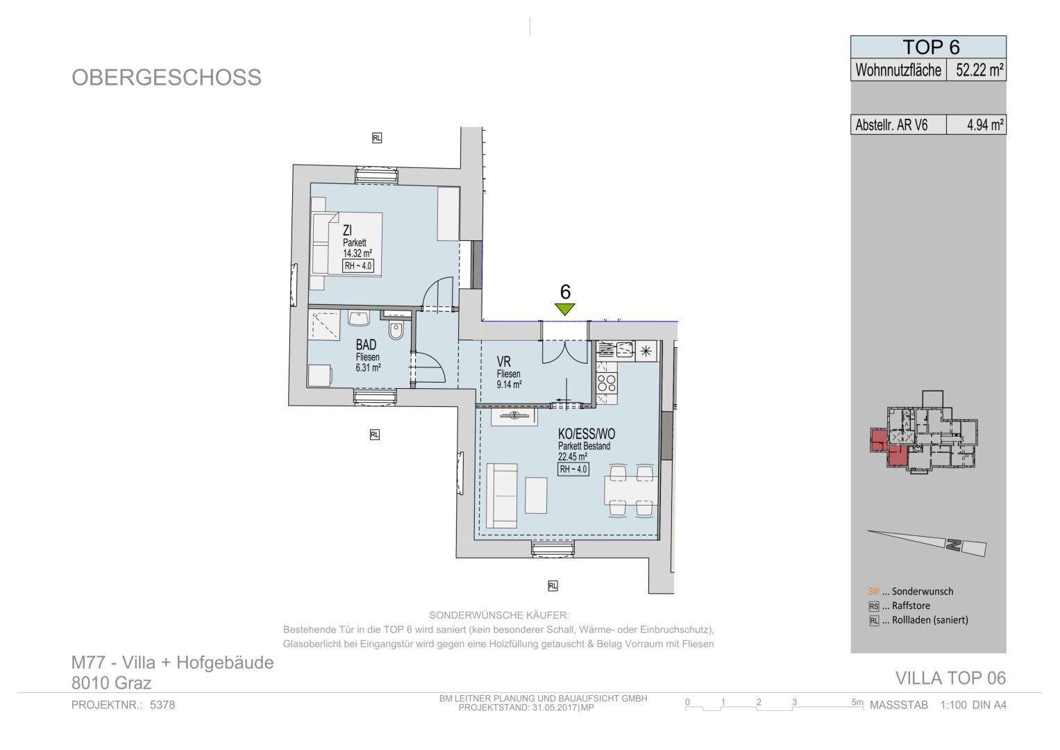 Grundriss des Obergeschosses mit offenem Wohnbereich, Schlafzimmer und Balkon.
