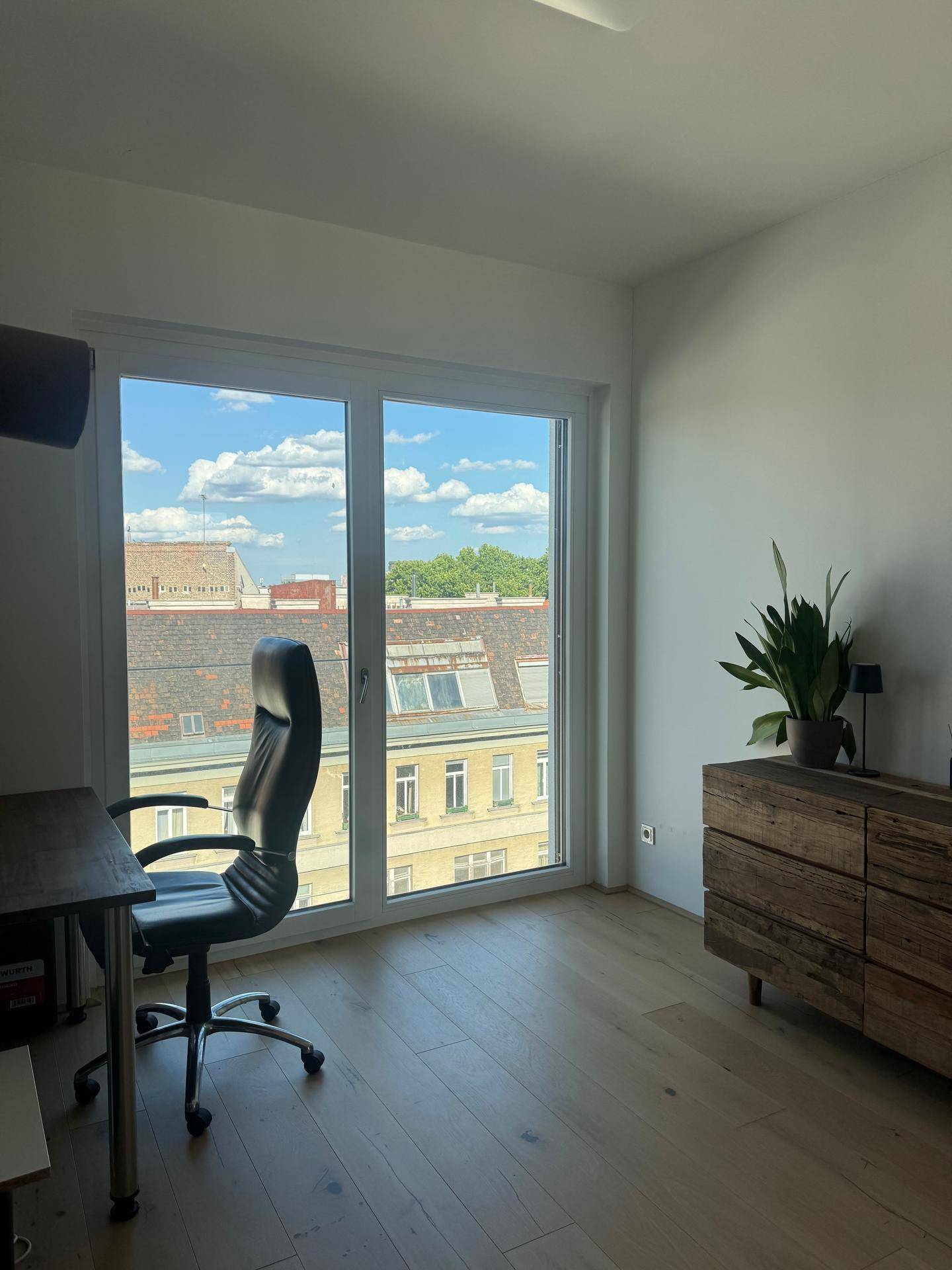 Nachmieter gesucht – Moderne 3-Zimmer-Wohnung mit großer Dachterrasse im 9. Bezirk - Mehr