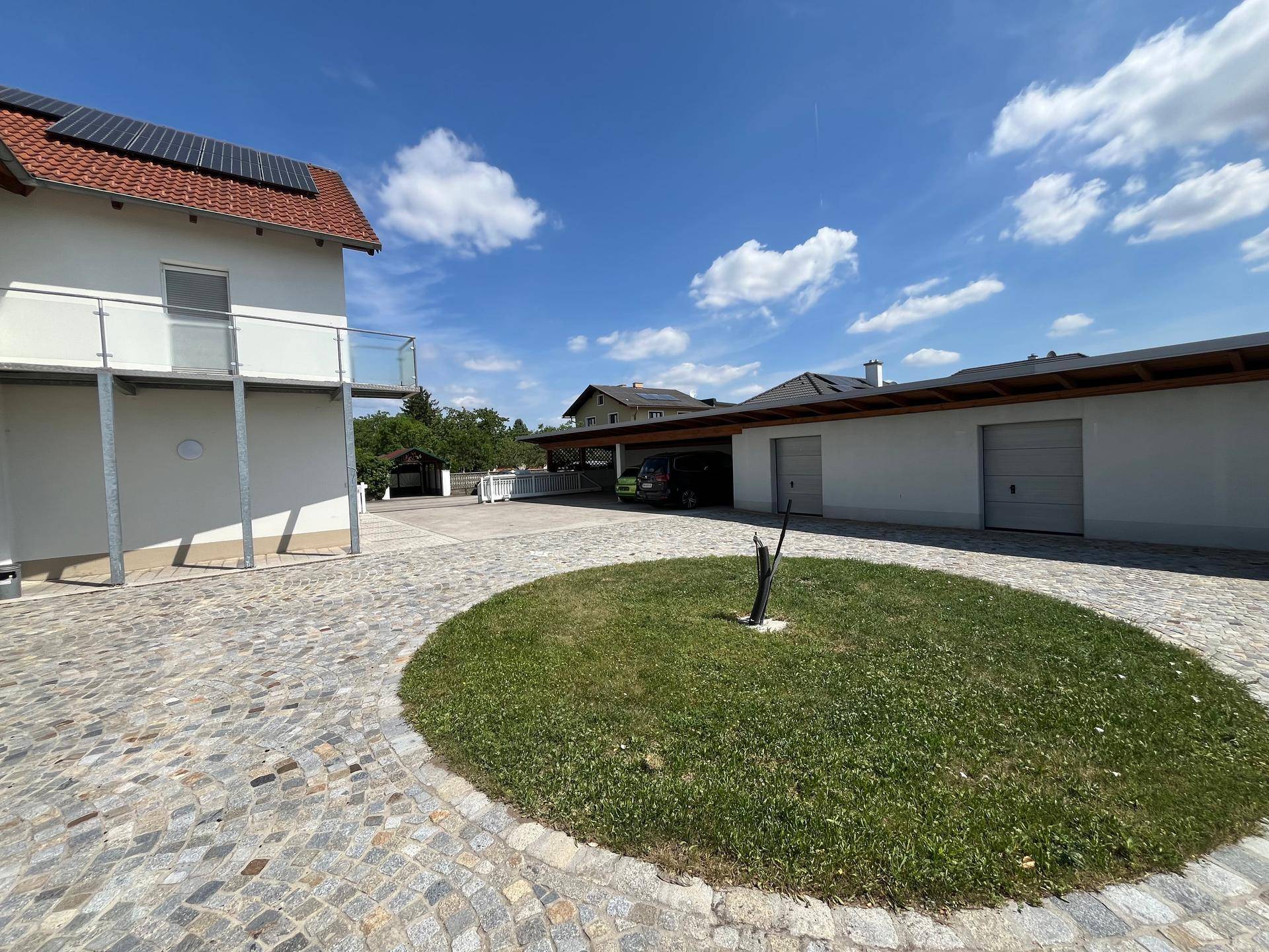 Sofort verfügbare 2-Zimmer-Wohnung mit Balkon und Carport in Wiener Neustadt - Ansicht 2