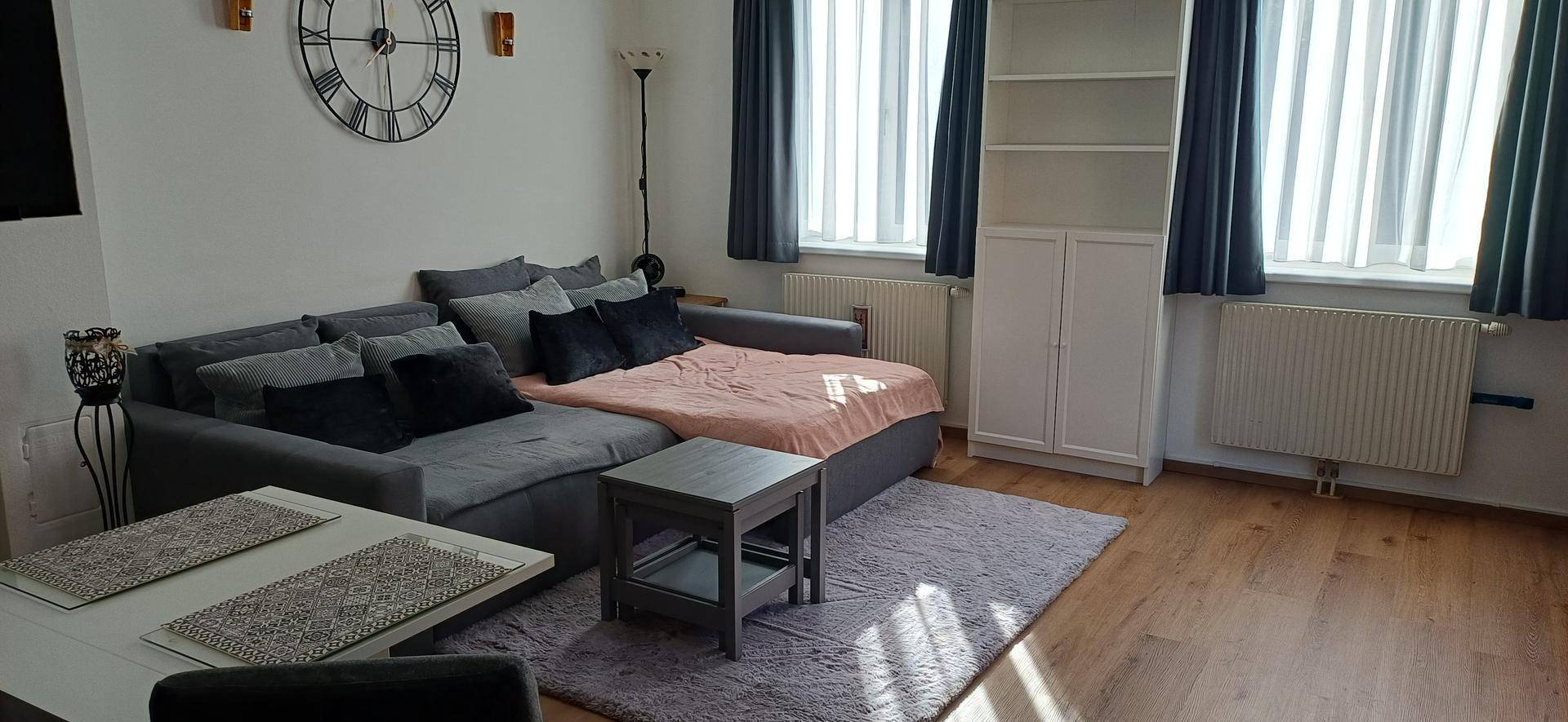 Gepflegte vollmöblierte Wohnung mit Garten, Klimaanlage, Parkplatz - Ansicht 2