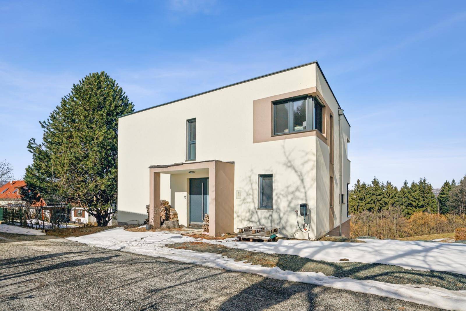 Nachhaltig &amp; modern: provisionsfreies EFH mit Premium EBK in idyllischer grüner Umgebung - Widok 2
