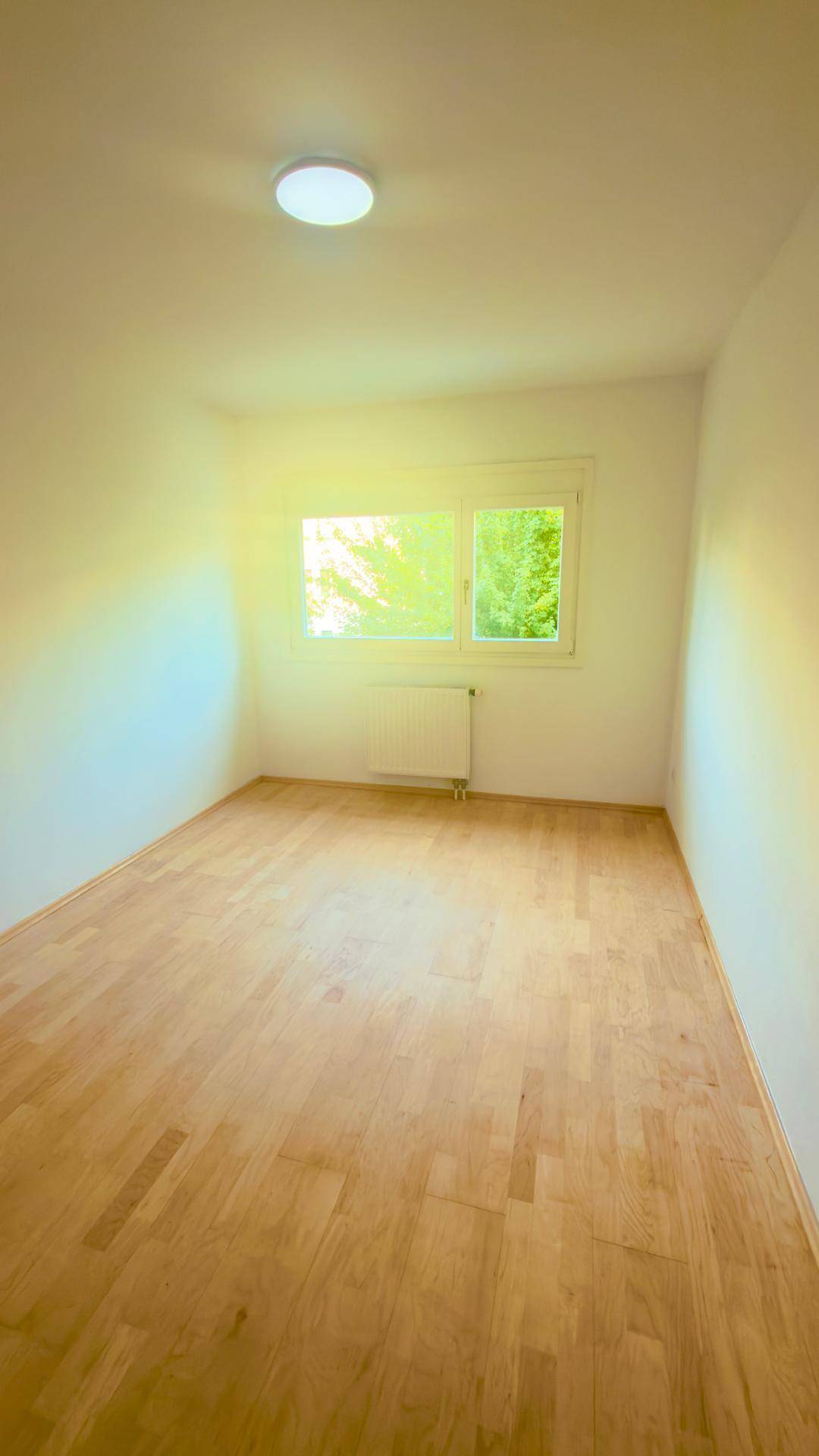 Sonnige 4-Zimmer-Wohnung mit großer Terrasse &amp;Tiefgaragenplatz inkl. Betriebskosten in Salzburg- Alt Liefering - Ansicht 3