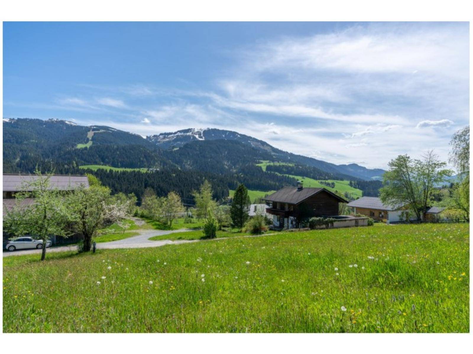 Traumhaftes Baugrundstück in Ellmau/Tirol – 674 m² in Sonnenlage mit unverbaubarem Kaiserblick - Ansicht 3