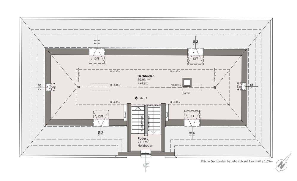 Grundriss des Dachbodens mit großem offenen Bereich, Dachschrägen und Kamin.