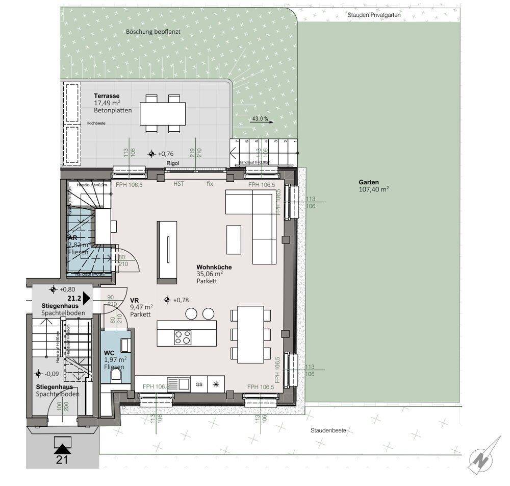 Grundriss des Erdgeschosses mit offener Wohnküche, Terrasse und Gartenbereich.