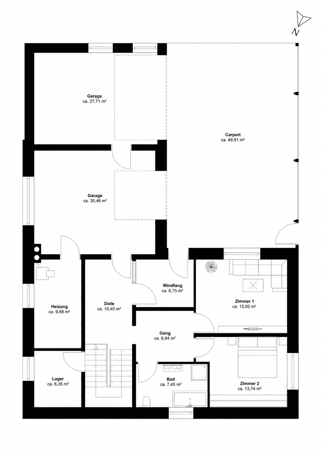 Grundriss des Erdgeschosses mit Garage, Carport, Heizraum und zwei Zimmern.