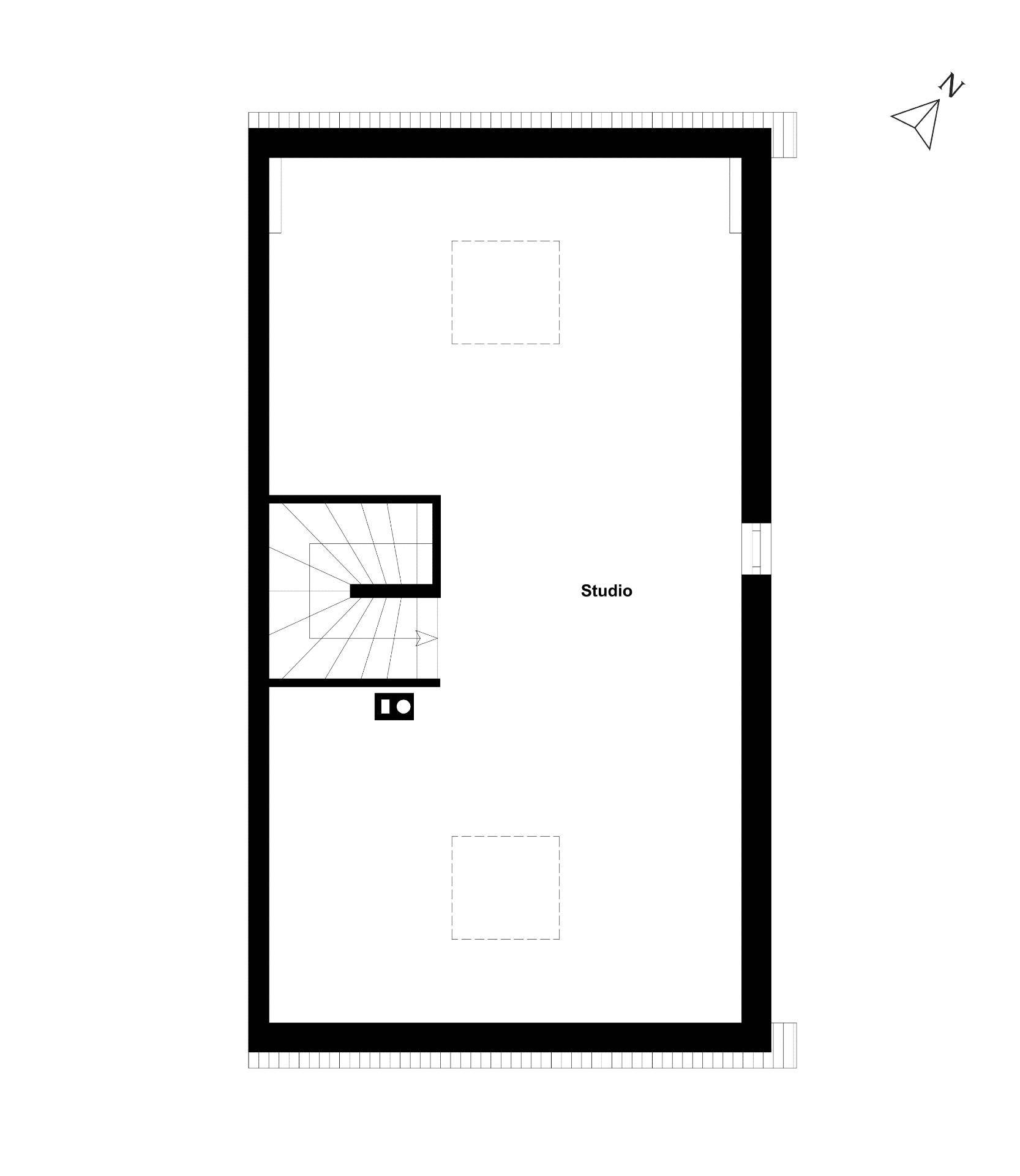 Grundriss eines Studios mit offenem Wohnbereich, interner Treppe und Dachfenstern.