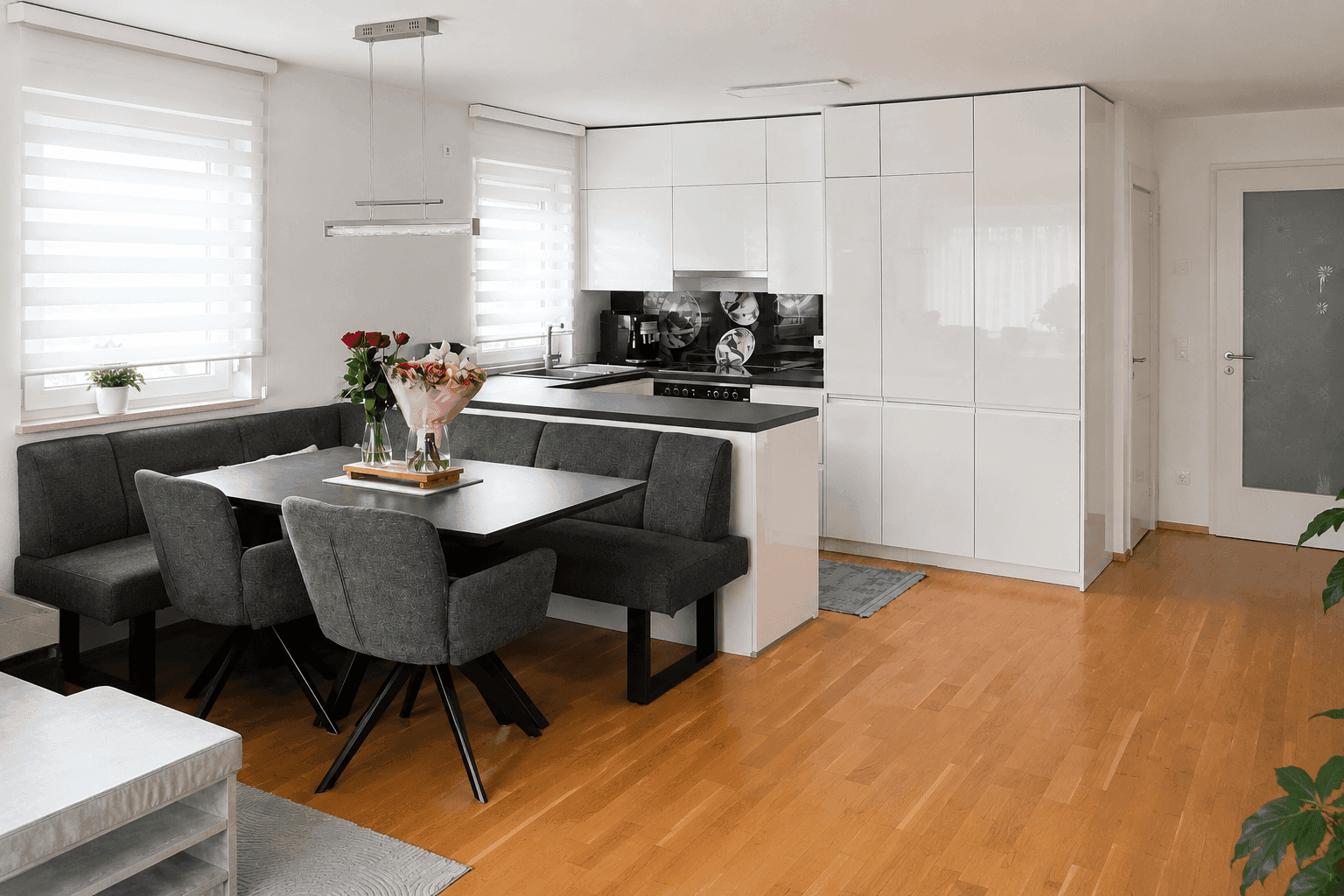 Privatverkauf: Helle 3-Zimmer-Eigentumswohnung mit Lift, Tiefgarage und überdachtem Balkon. - Ansicht 4