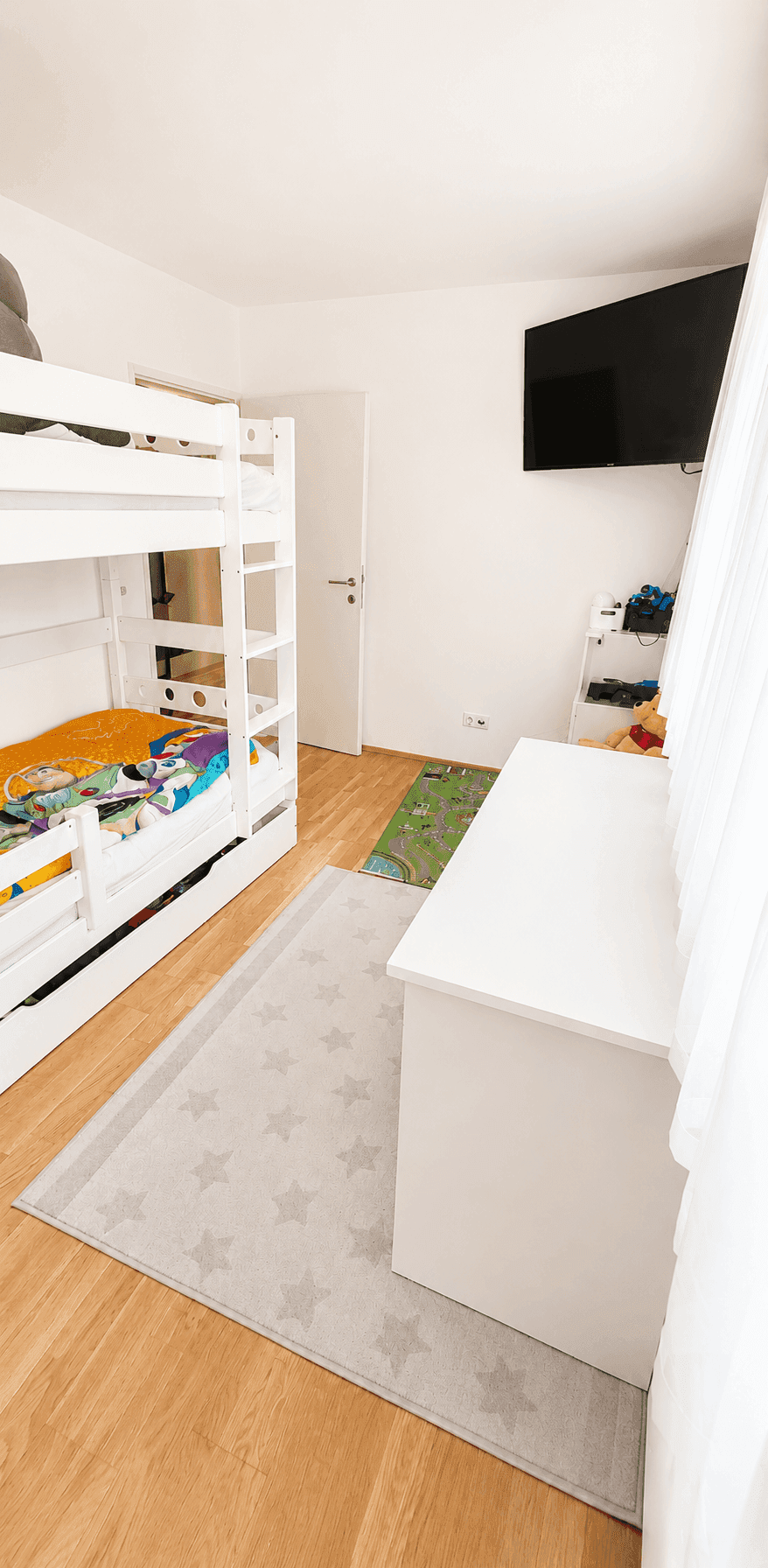 Privatverkauf: Helle 3-Zimmer-Eigentumswohnung mit Lift, Tiefgarage und überdachtem Balkon. - Mehr