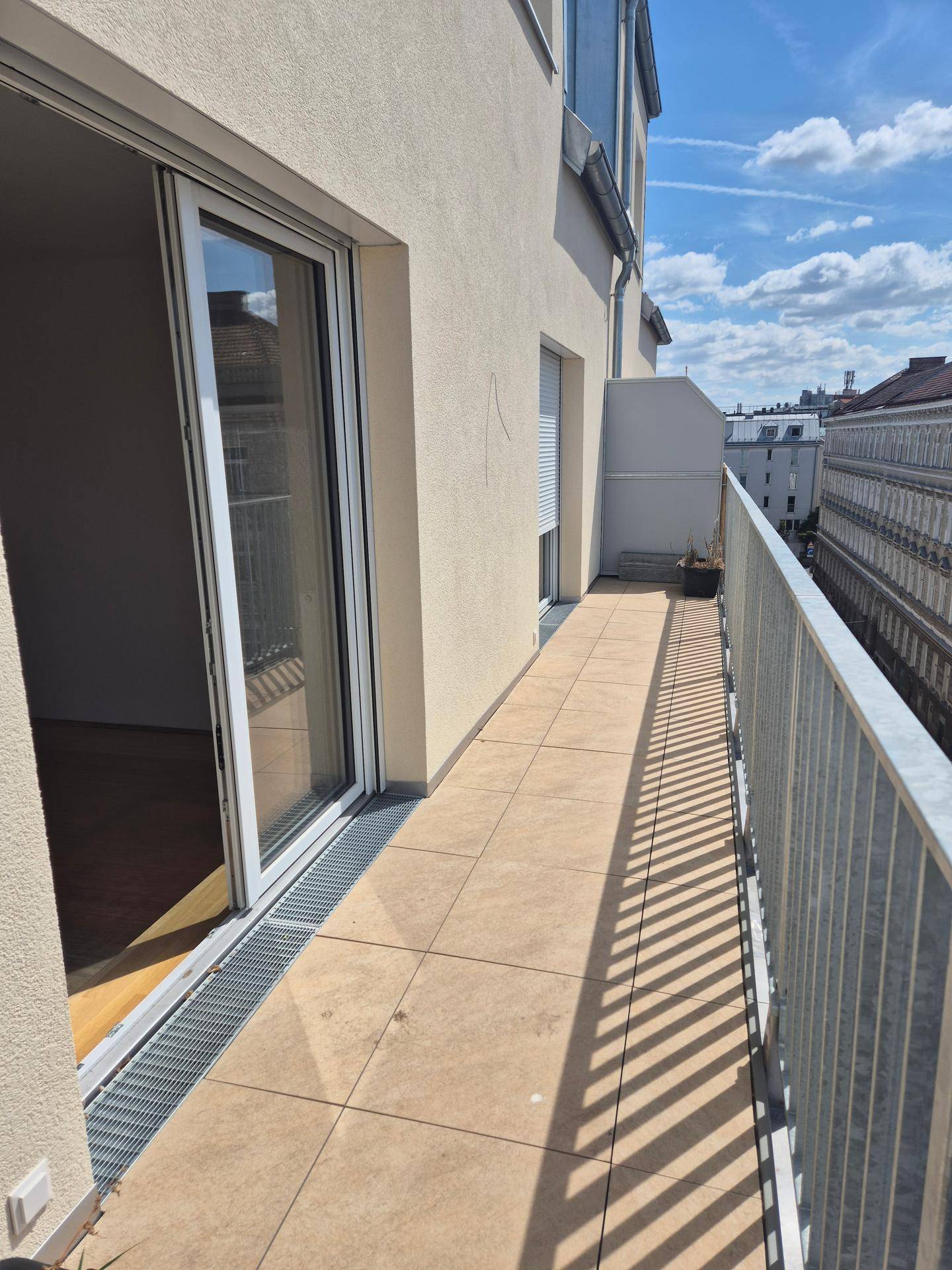 Helle 2-Zimmerwohnung mit Süd-Terrasse - Ansicht 2