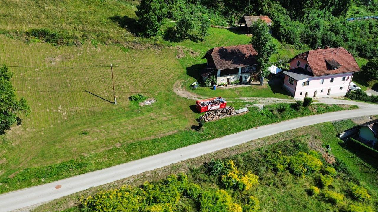 *TOP-Aussicht!* *Großzügiges Einfamilienhaus samt landwirtschaftlichen Nutzflächen* - Ansicht 4