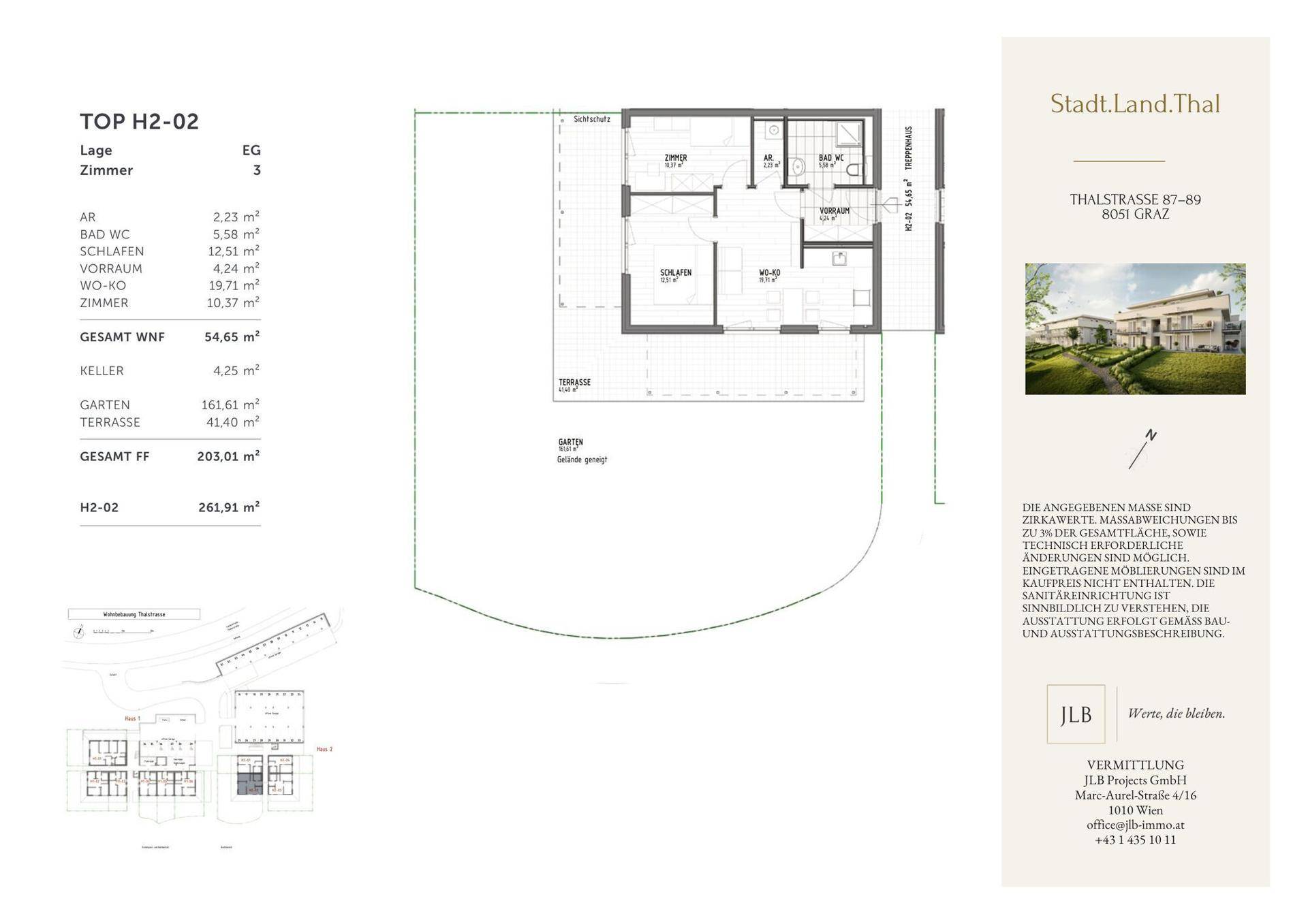 Grundriss des Erdgeschosses mit offenem Wohnbereich, Schlafzimmer, Bad, Terrasse und Garten.