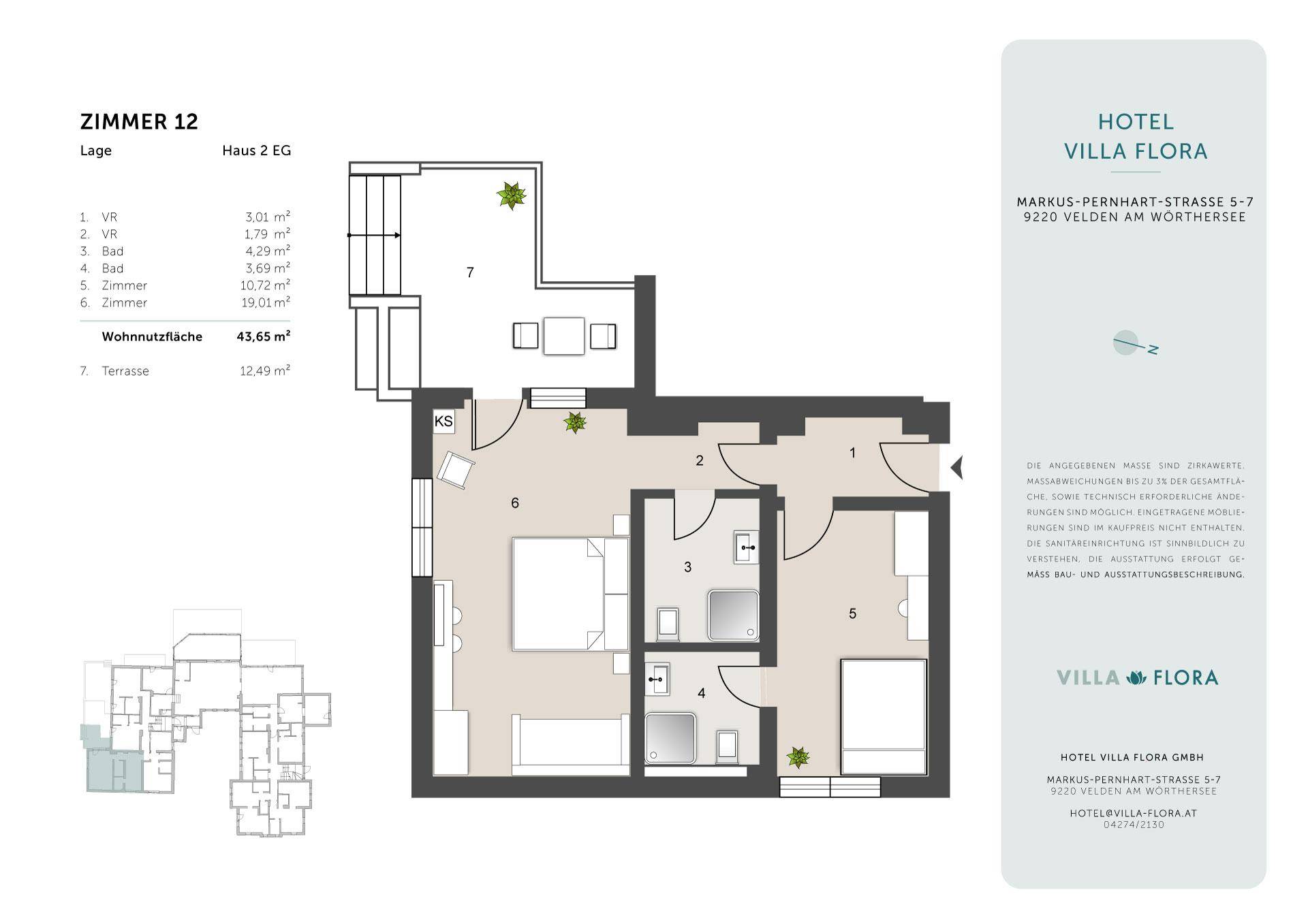 Grundriss von Zimmer 12 im Erdgeschoss mit zwei Schlafzimmern, Bädern und einer Terrasse.