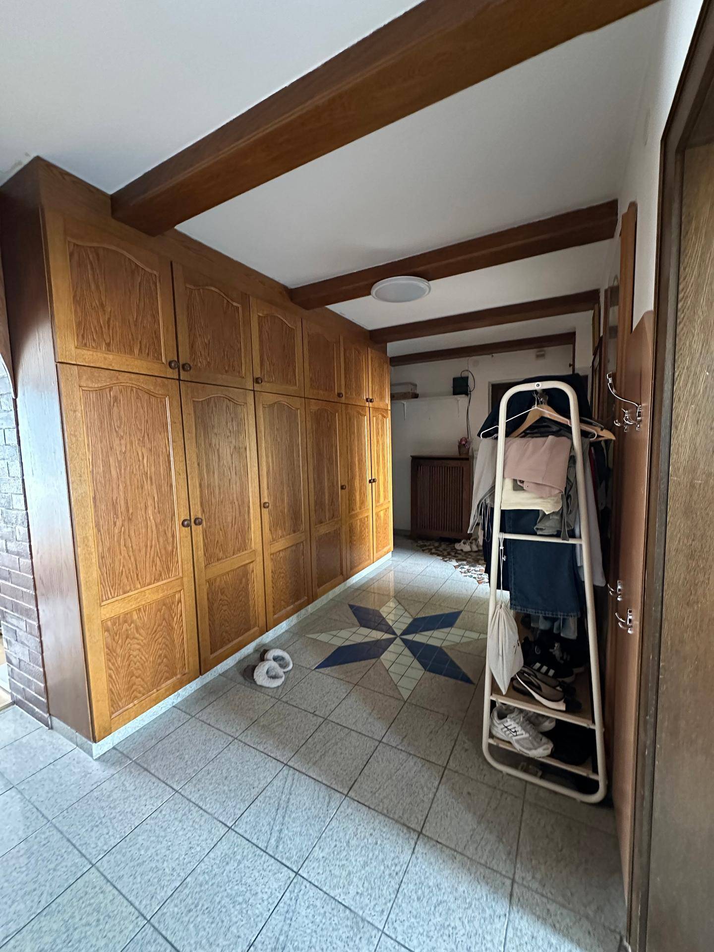 Gepflegte 4-Zimmer-Wohnung mit Balkon und Lift in Linz - Widok 6