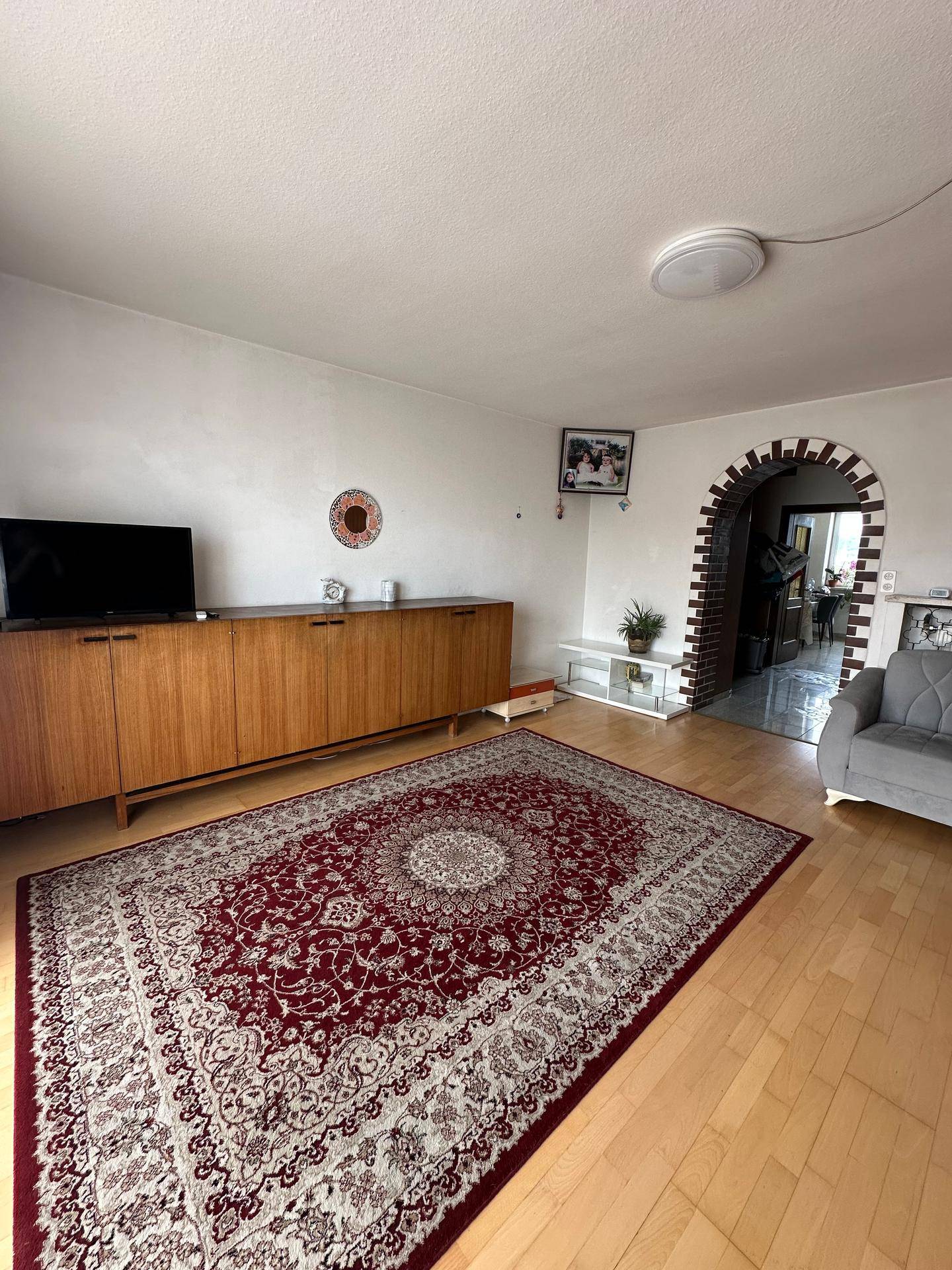 Gepflegte 4-Zimmer-Wohnung mit Balkon und Lift in Linz - Widok 3