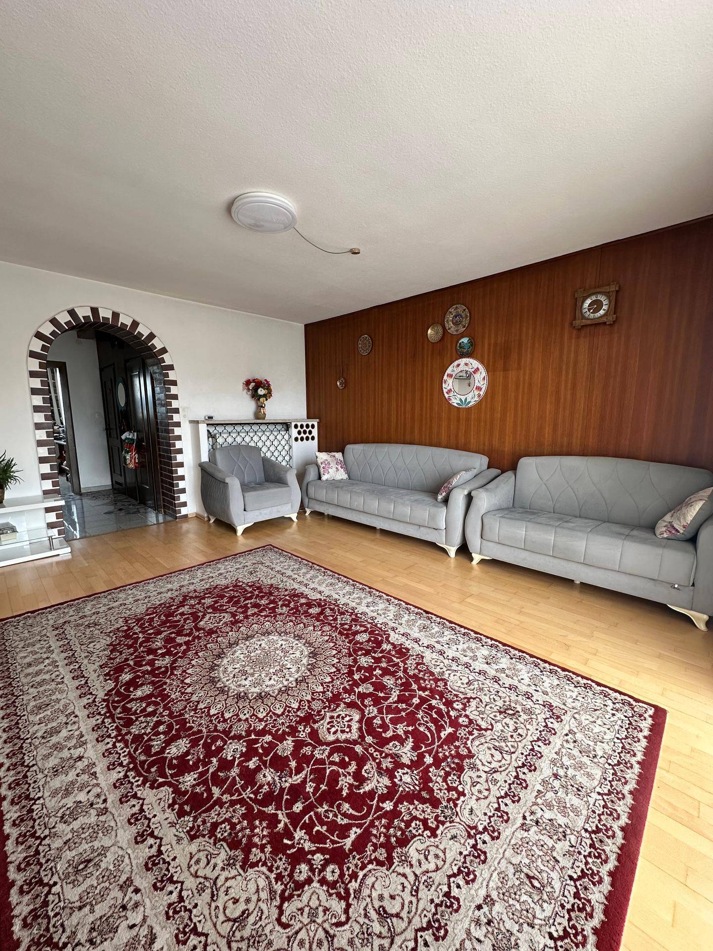 Gepflegte 4-Zimmer-Wohnung mit Balkon und Lift in Linz - Widok 4