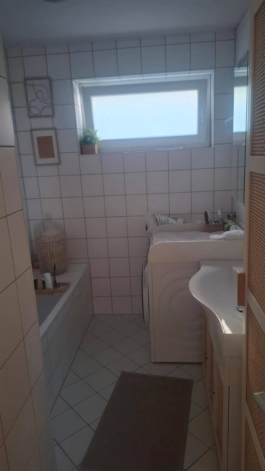 Provisionsfreie, helle 3-Zimmer-Wohnung mit Terrasse, Balkon &amp; Tiefgaragenabstellplatz - Więcej