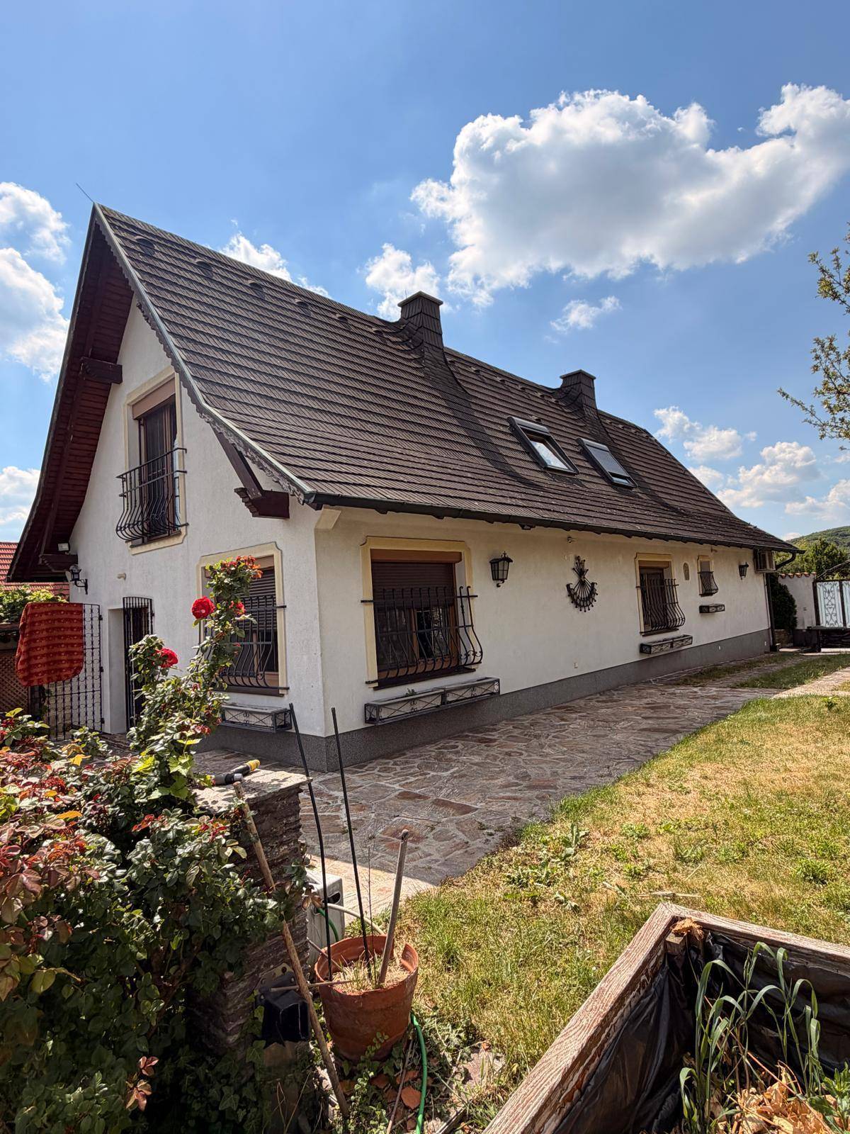 Einfamilienhaus mit Pool und Garage in Edelstal - Mehr