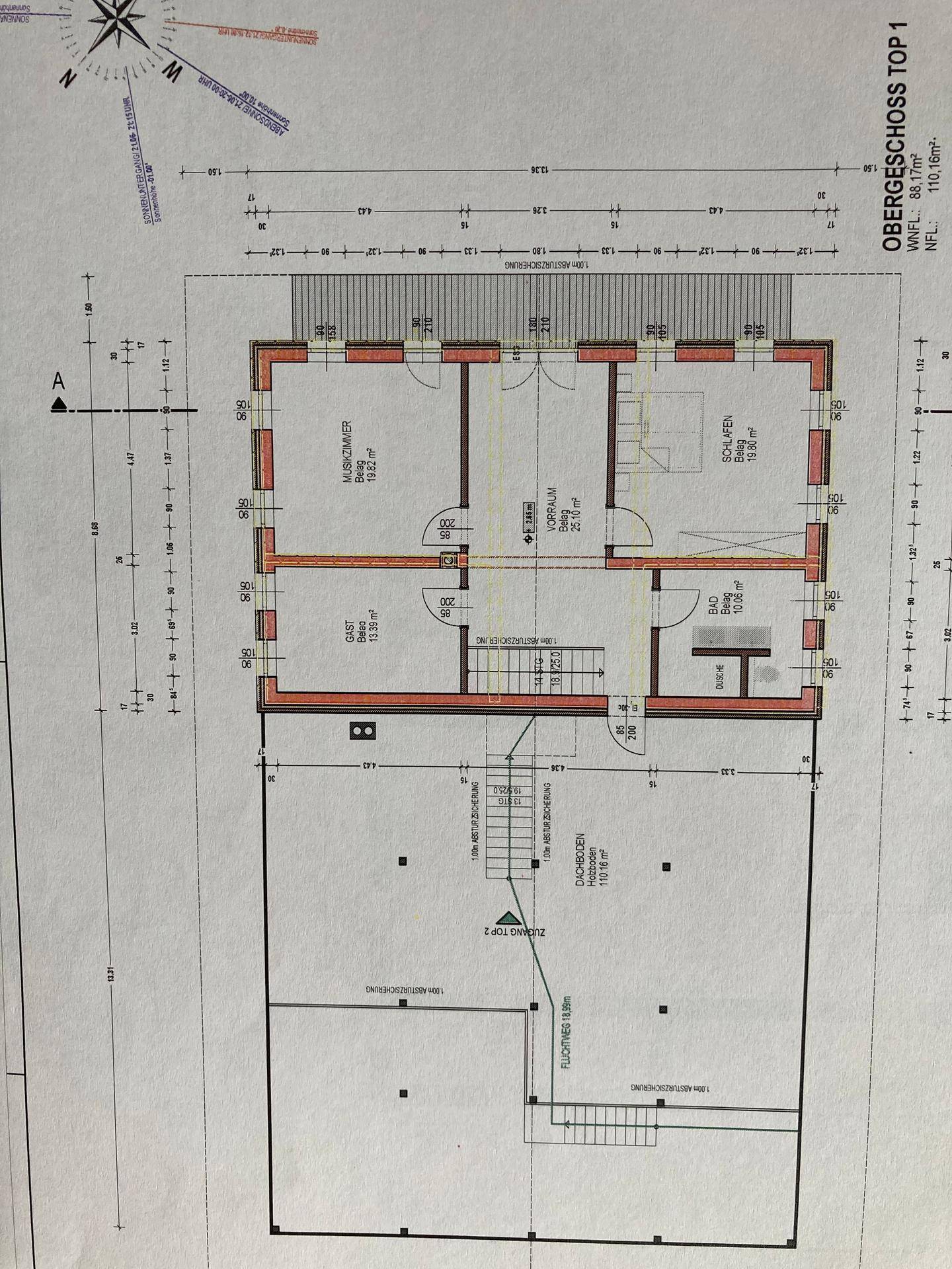 Grundriss des Obergeschosses mit Schlafzimmern und einem Bad.