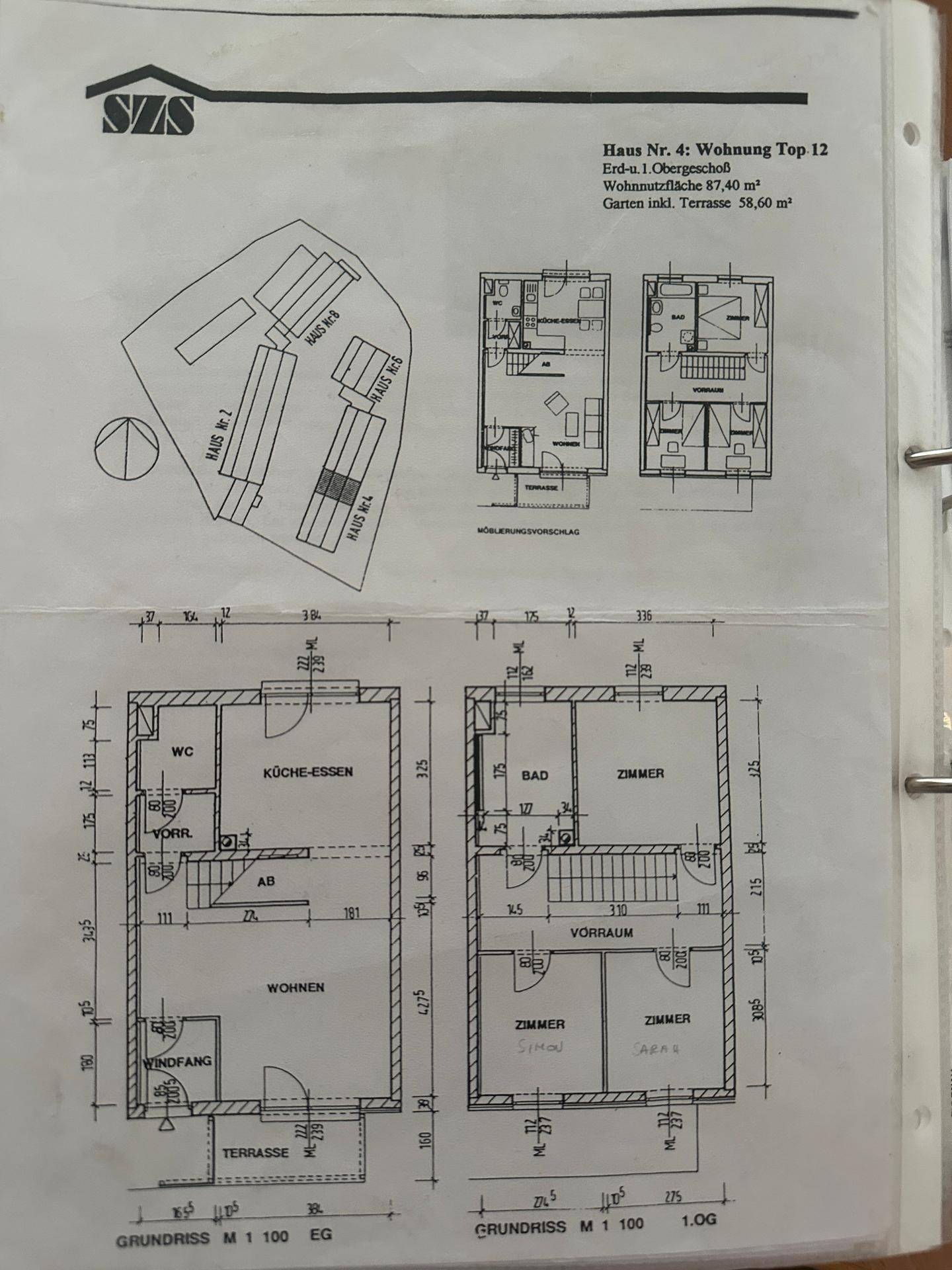 Übersicht der Grundrisse für Erdgeschoss und Obergeschoss sowie ein Lageplan des Hauses.