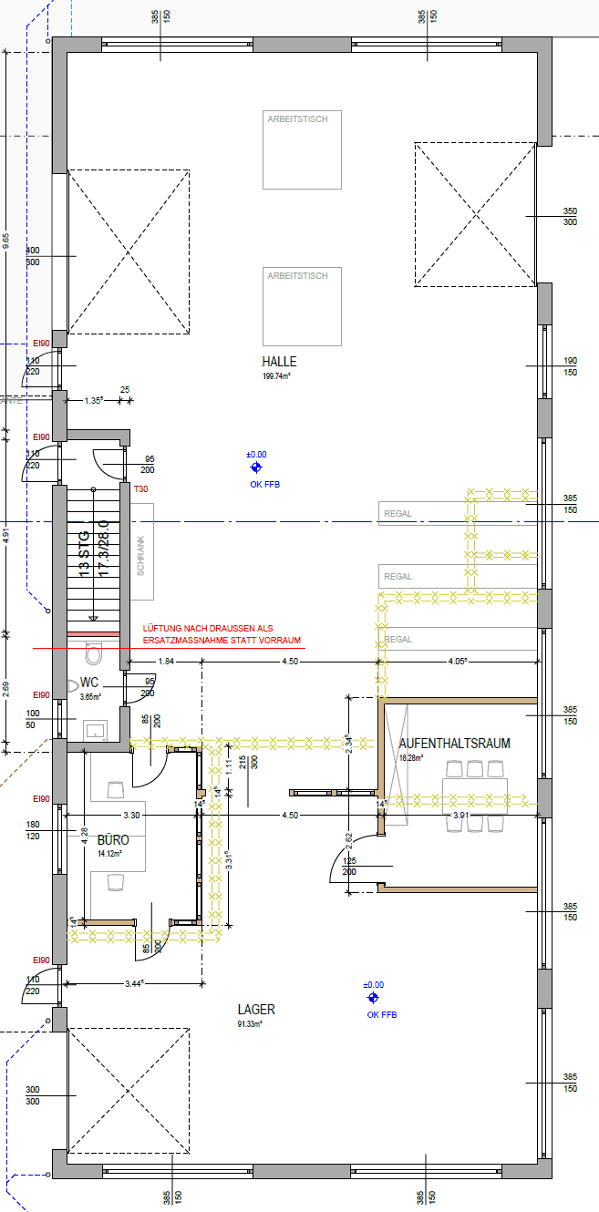 Detaillierter Grundriss mit Halle, Büro, Lager und Aufenthaltsraum, inklusive WC-Bereich.