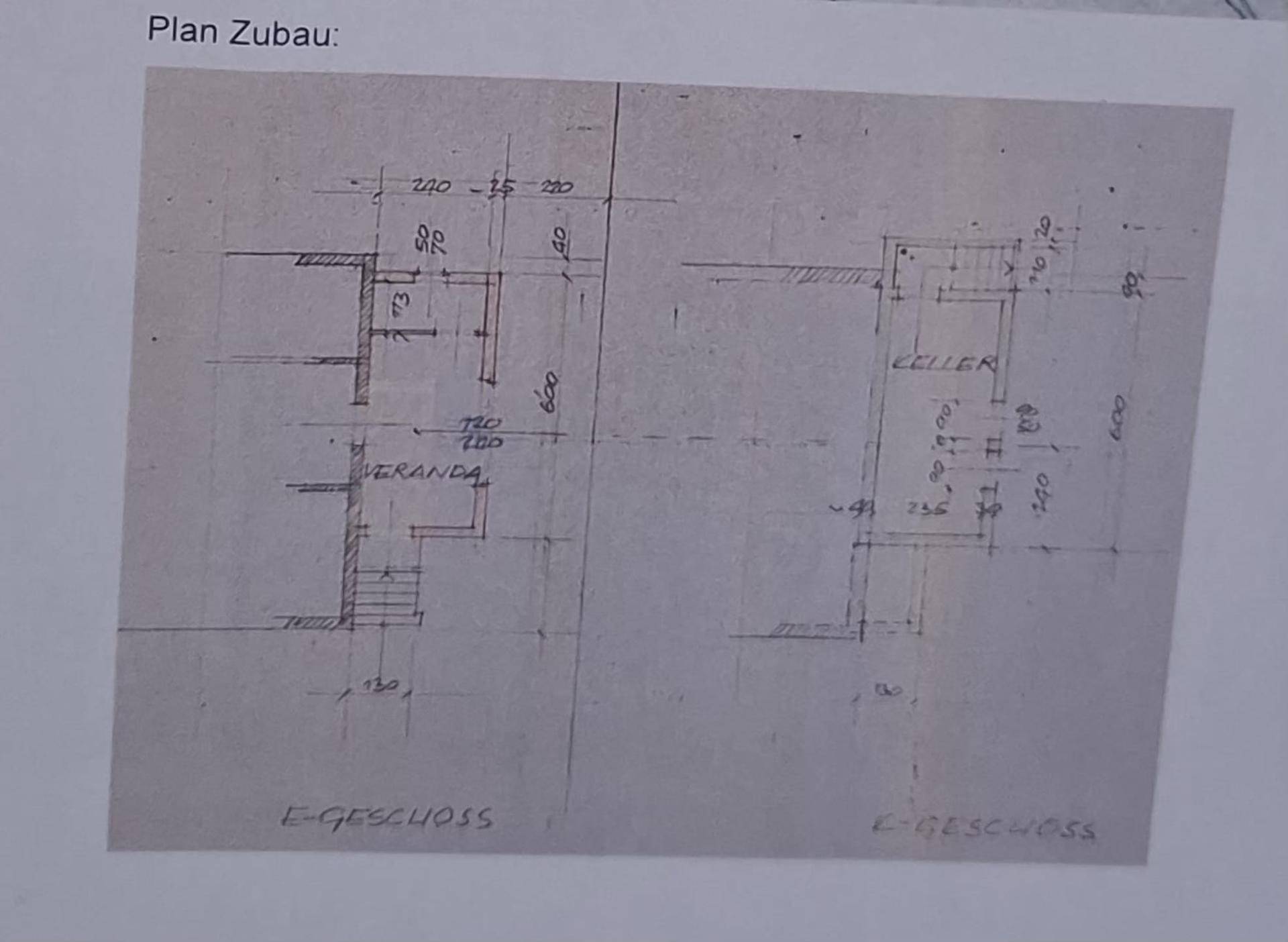 Plan des Zubaus mit Veranda und Kellerbereich im Erdgeschoss.