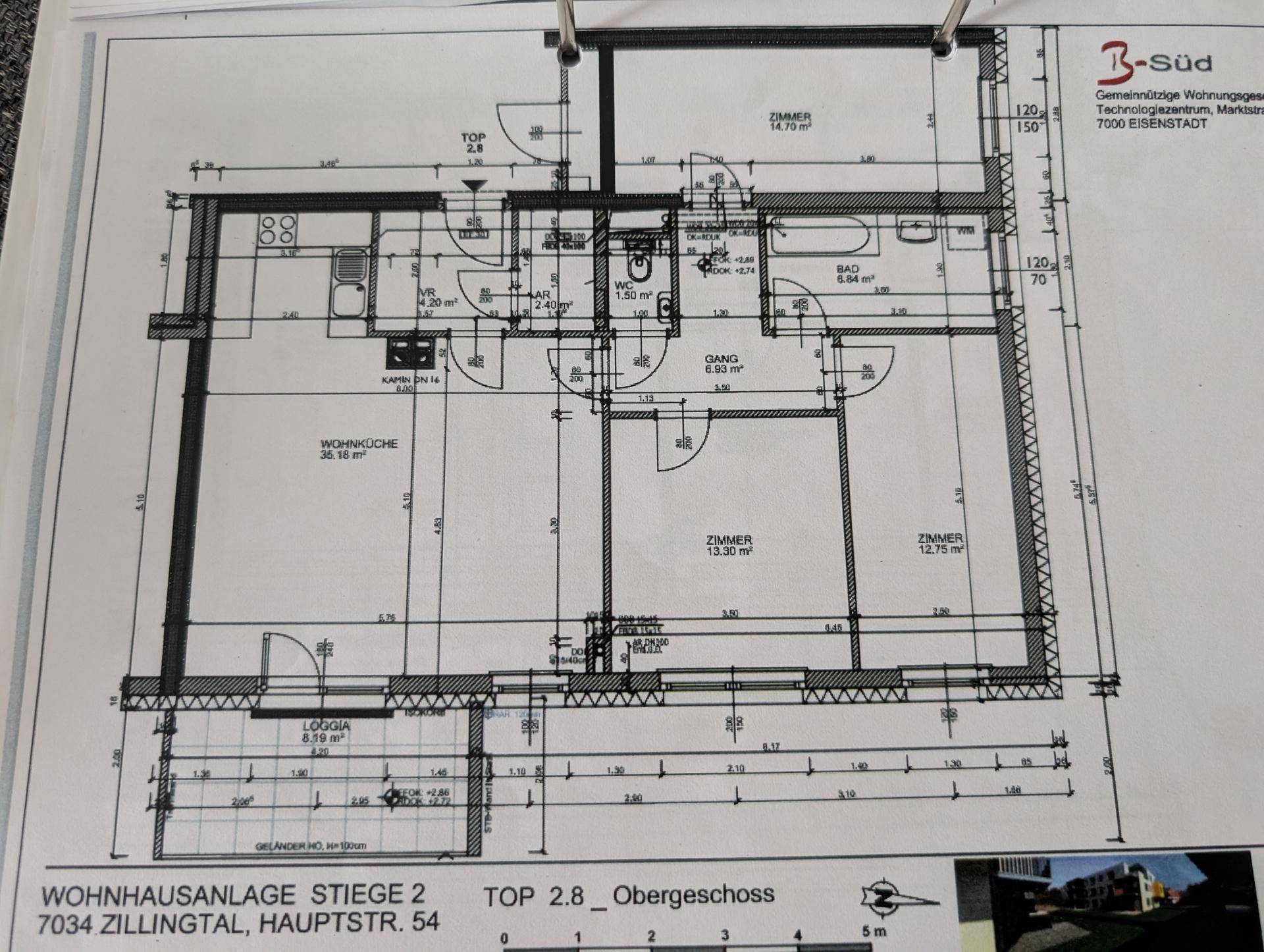 Detaillierter Grundriss der Wohnung mit Zimmeraufteilung und Loggia.