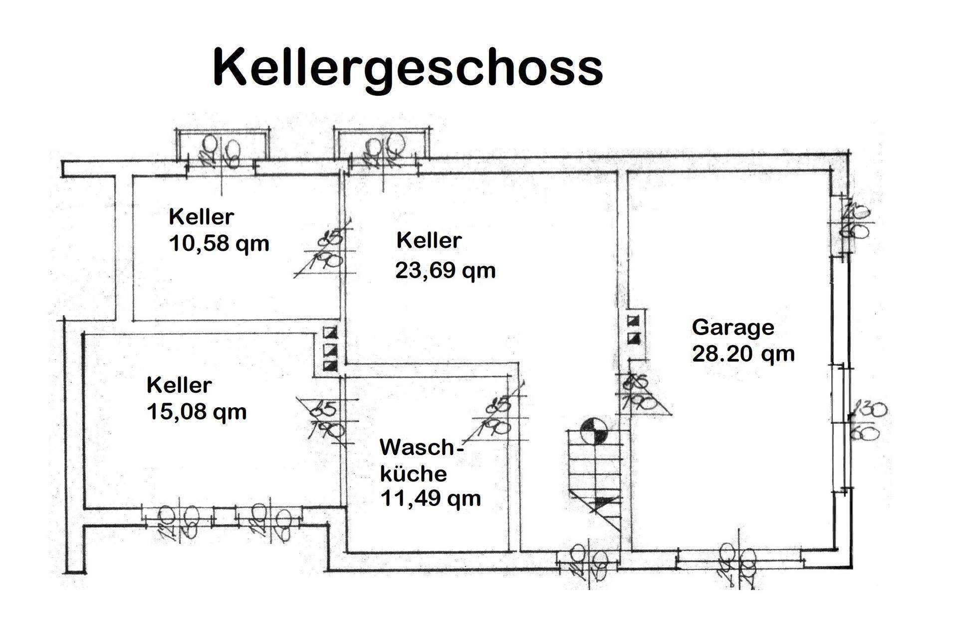 Grundriss des Kellergeschosses mit verschiedenen Kellerräumen, Waschküche und Garage.