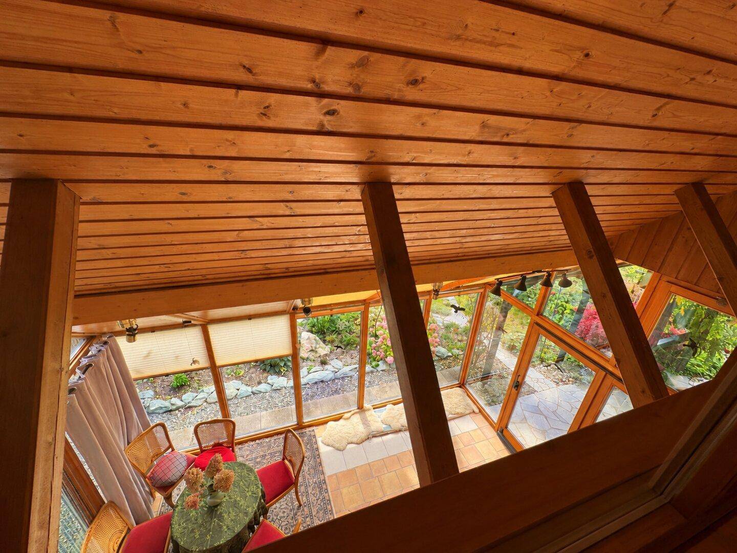 Blick vom Schlafzimmer in den Wintergarten