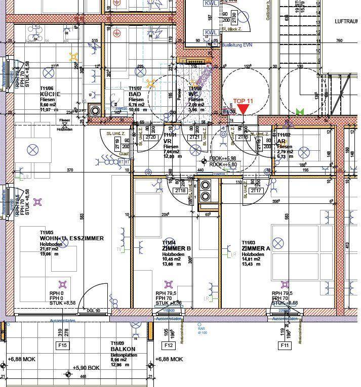 Detaillierter Grundriss einer Wohnung mit mehreren Zimmern und Balkon.