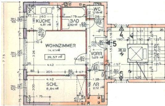 Detaillierter Grundriss einer Wohnung mit Küche, Wohnzimmer, Bad und Schlafzimmer.