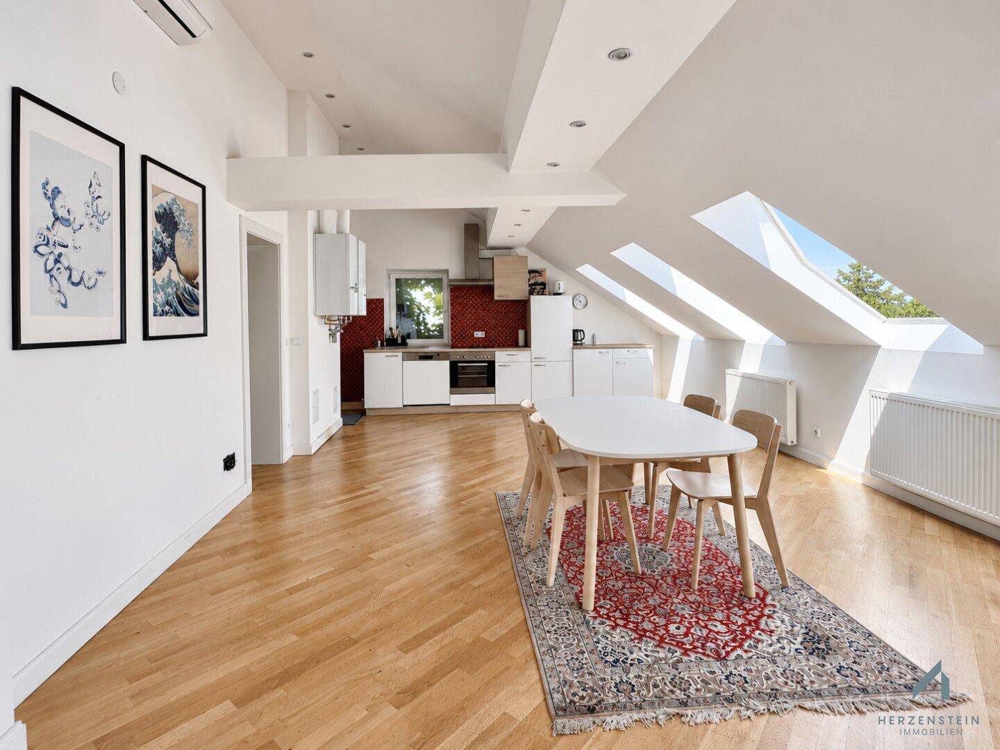 DG / Wohnküche mit Aufgang zur Dachterrasse