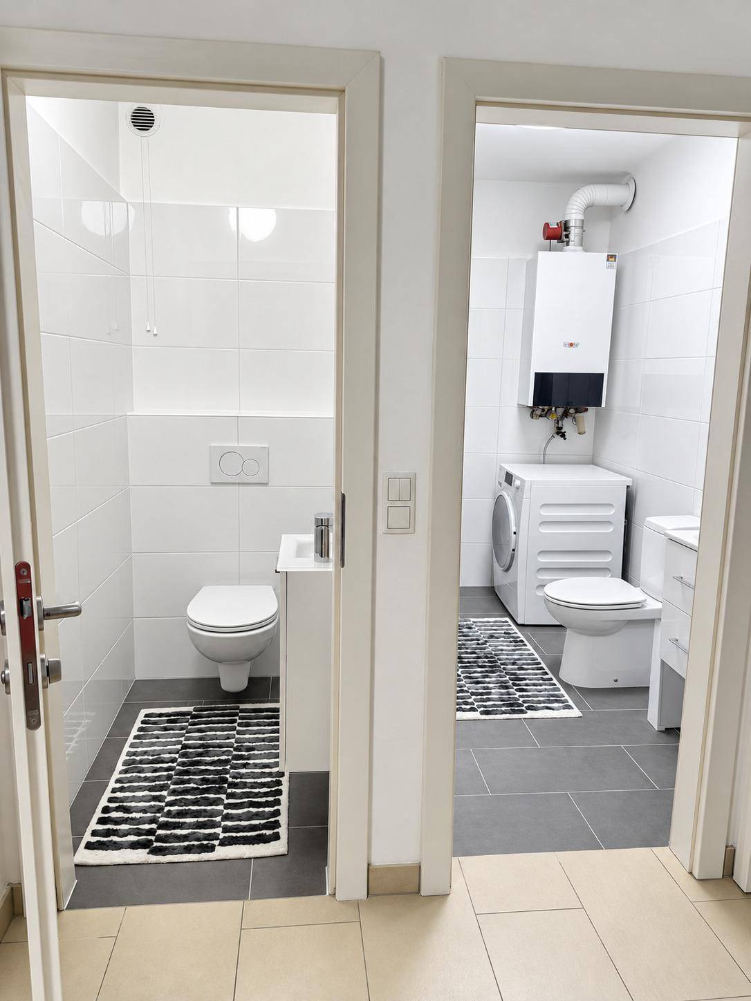Blick in zwei separate Räume: ein Gäste-WC und ein Hauswirtschaftsraum mit Waschmaschine.