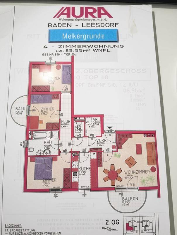 Detaillierter Grundriss einer 4-Zimmer-Wohnung mit Balkonen und offenem Wohnbereich.