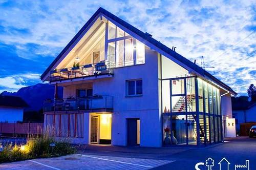 Große, kreativ gestaltete Dachgeschosswohnung in ruhiger und sonniger Lage von Meiningen (Grenznähe)!
