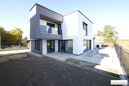 GERASDORF BEI WIEN: Exklusives Einfamilienhaus mit Pool, Garage und großzügiger Wohnfläche an der Wiener Stadtgrenze
