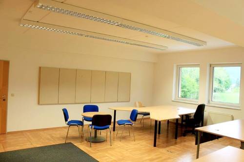 SBG/Kuchl: Top ausgestattetes helles, möbliertes Büro mit Tee-Küche +WC+PP