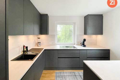 Neuwertige möblierte 3 Zimmer Wohnung mit Designer Küche und Loggia