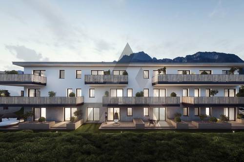 Neubau: Dachgeschosswohnung mit Bergblick