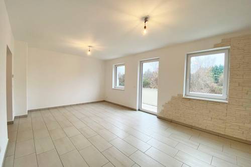 2-Zimmer Wohnung mit Balkon (S/W) | 65 m² Wohnfläche |1. OG | unbefristeter Mietvertrag | Eggendorf