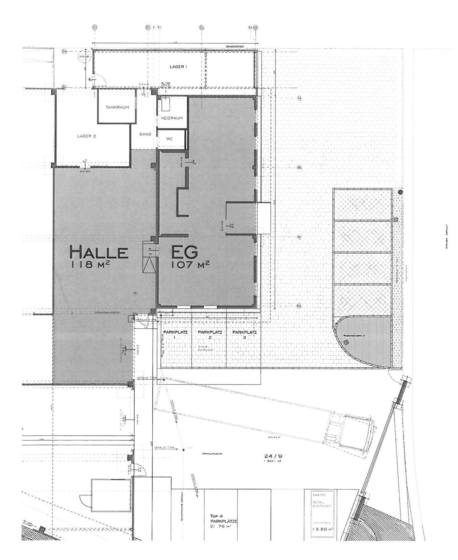 Hallen und Büro im Erdgeschoß