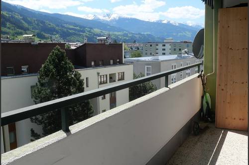 Schwaz: helle, modernisierte 4-Zimmerwohnung in ausgezeichneter Lage zu verkaufen