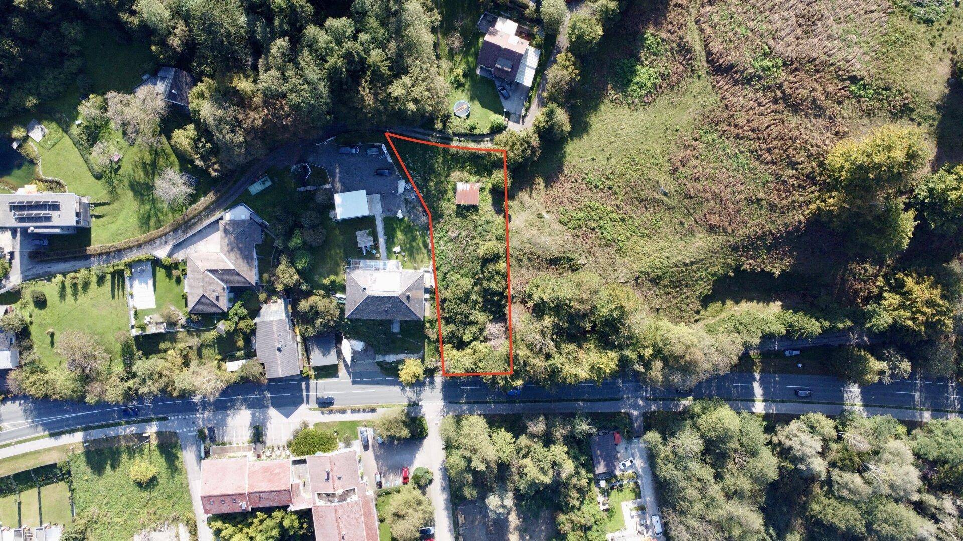 Luftbild vom Grundstück eingezeichnet