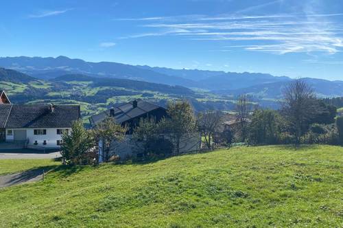 Exklusives Grundstück am Südhang von Sulzberg mit einmaliger Bergsicht (im Bieterverfahren)
